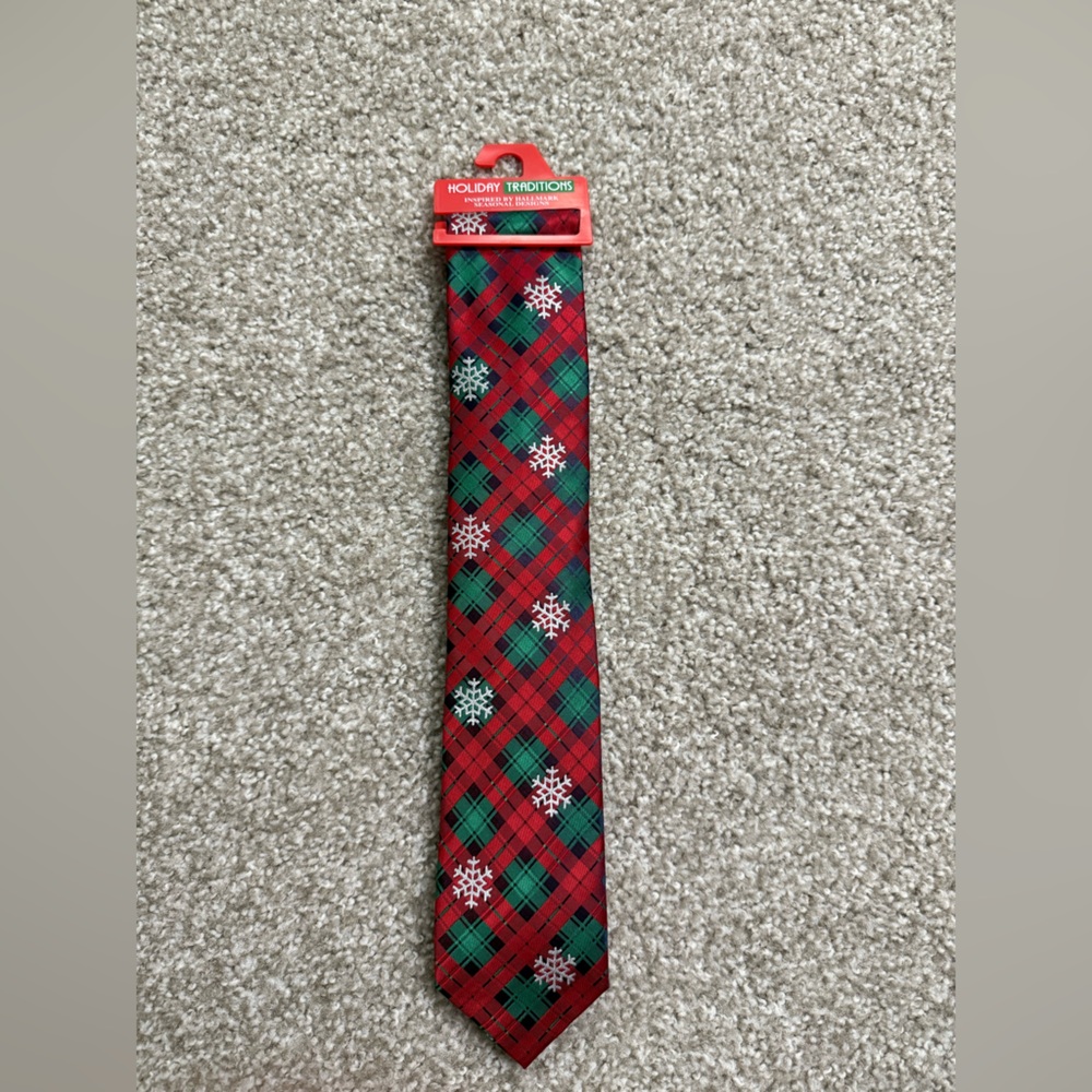 Holiday Traditions Men’s Christmas Tie